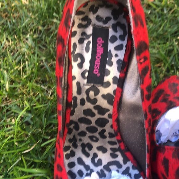 2- RED Leopard Synthetic Suede Print . Gravity Heel Less. Extremely Comfort… - Picture 4 of 8